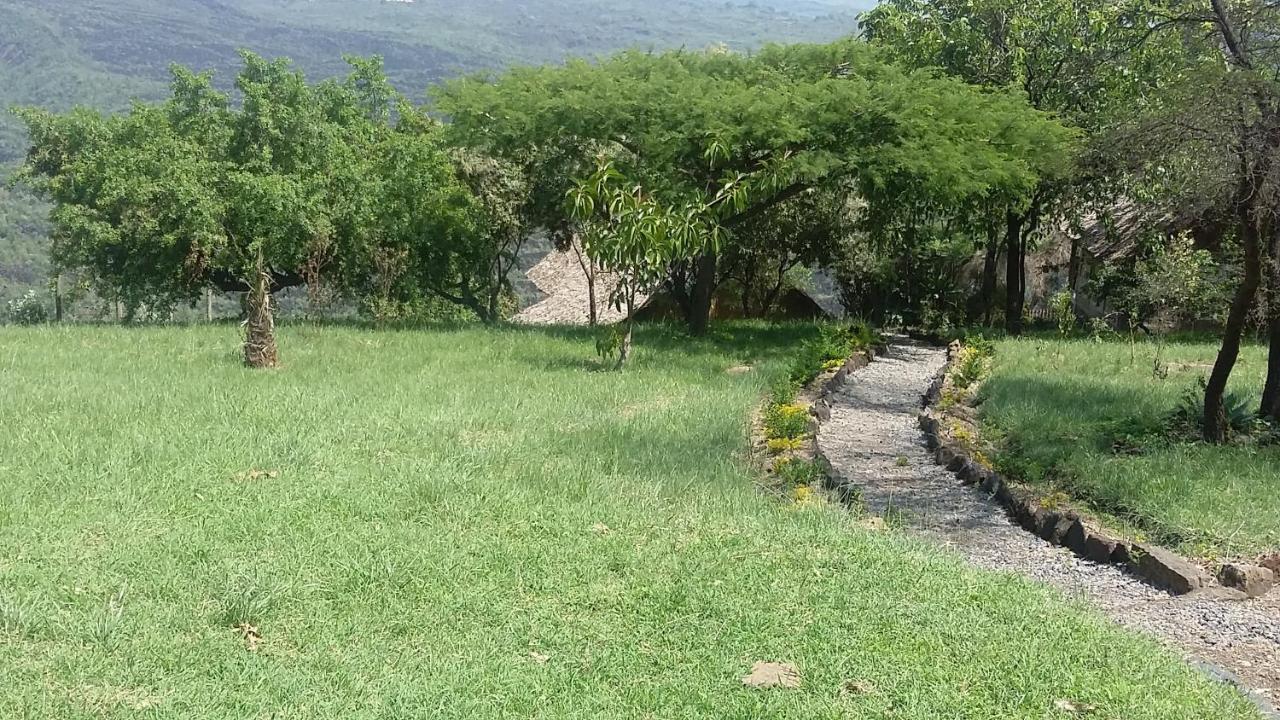Maili Saba Camp Villa Накуру Екстериор снимка