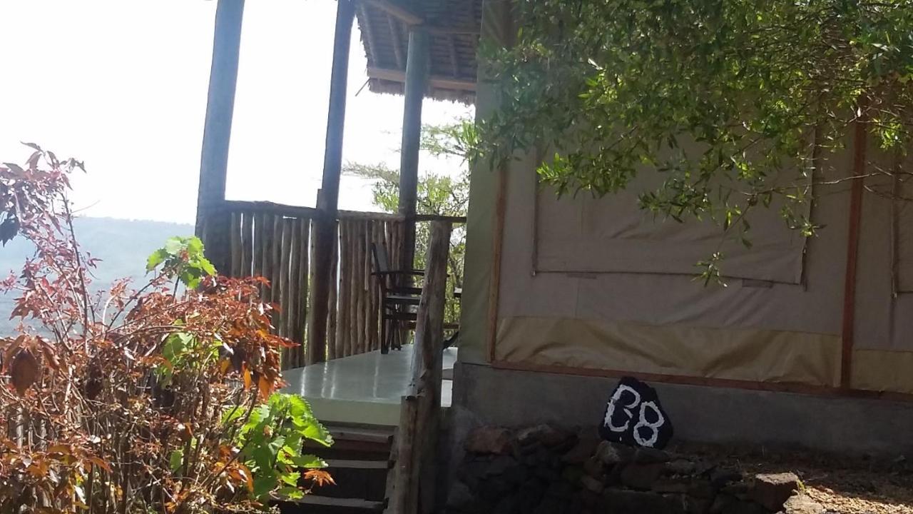 Maili Saba Camp Villa Накуру Екстериор снимка