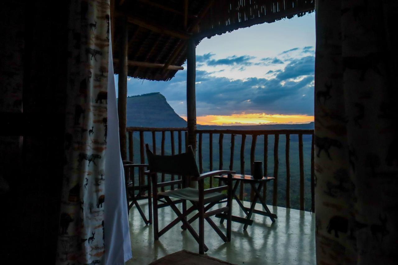 Maili Saba Camp Villa Накуру Екстериор снимка