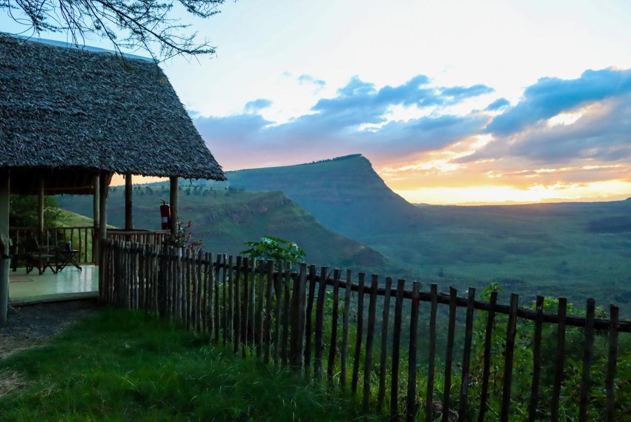 Maili Saba Camp Villa Накуру Екстериор снимка