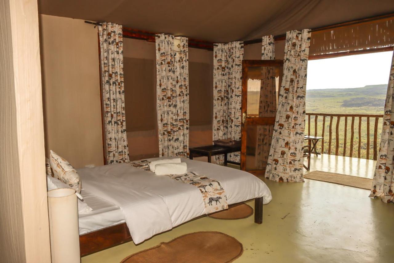 Maili Saba Camp Villa Накуру Екстериор снимка