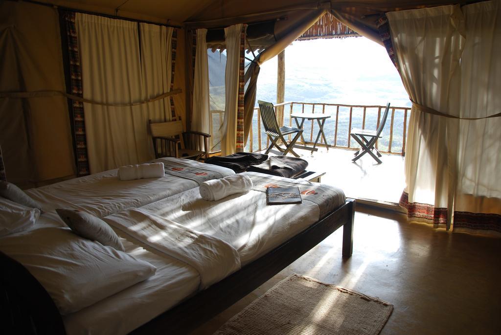 Maili Saba Camp Villa Накуру Екстериор снимка