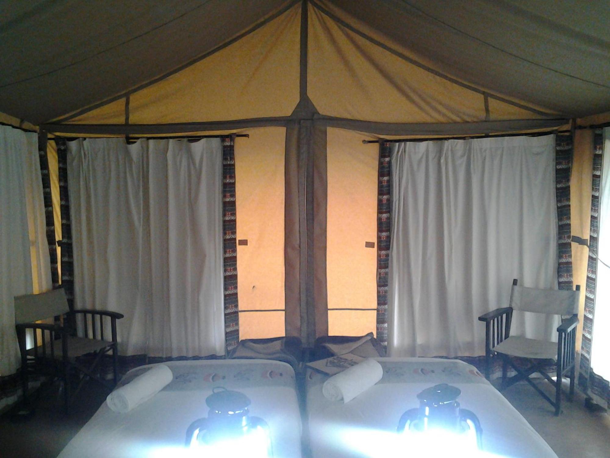 Maili Saba Camp Villa Накуру Стая снимка